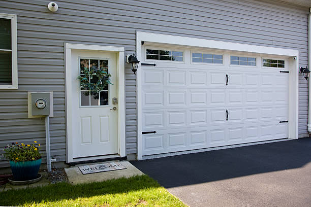 24/7 Emergency Garage Door Panel Replacement experts in Contra Costa Centre, CA